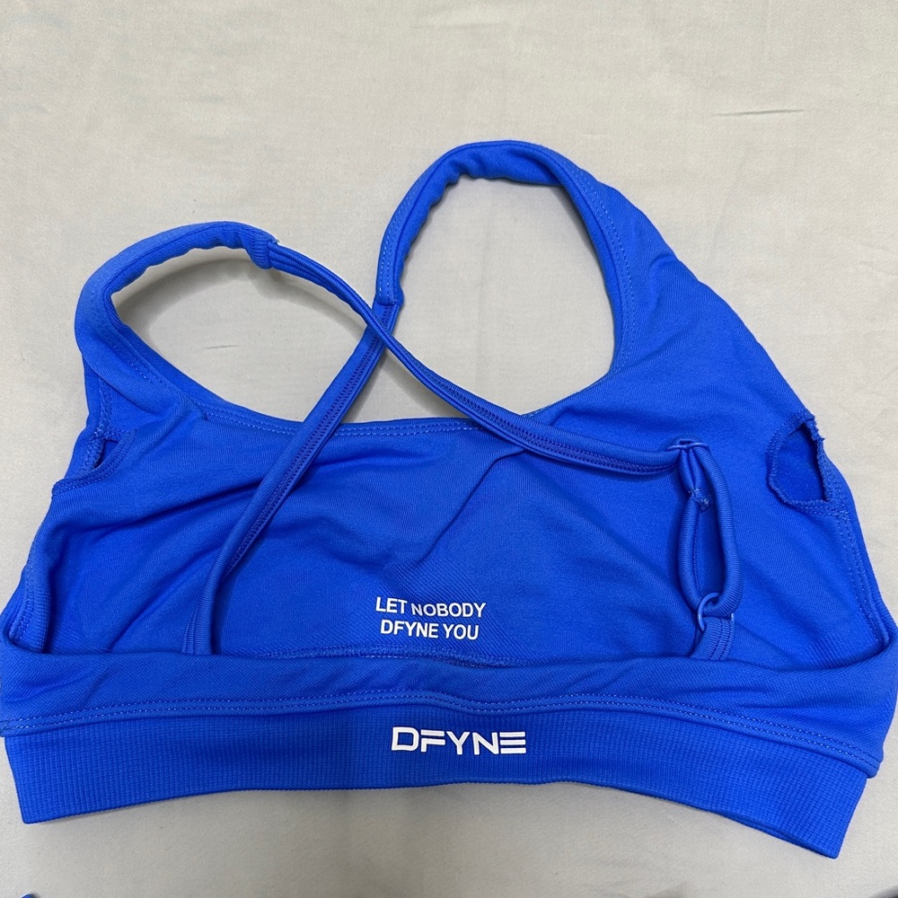 NwOT Women's Vibrant Blue Activewear Set - Picture 2 of 3